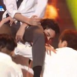 [프로듀스] 마이크 안나오는 <b>동호</b>한테 마이크 대주는 관린