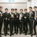 [EXO] <b>최근</b> 단체 <b>사진</b>중에서 이게 레전드 아니냐?