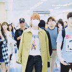 [EXO] 인천공항에선 <b>빈손</b>이었는데