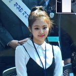 바로 어제 머리묶은 블핑-제니 jpg