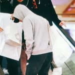 [EXO] 오늘 김준면 공항에 <b>쓰레</b>빠 신고옴ㅋㅋㅋㅋㅋ