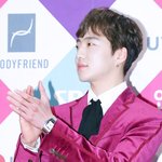 <b>수트</b>가 잘 어울리는 男돌 비주얼