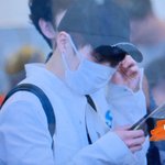 [시우민] 시우민 공항에서 <b>그루</b>밍하는거 딱걸림