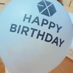 [EXO] 어제 <b>지하철</b>에서부터 들고옴