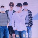 [백현] 백현이 몸매 <b>징</b>~<b>짜</b> 훈훈해
