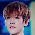 [백현] 백현이 더<b>운가</b>봐 ㅠ