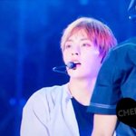 [시우민] 시우민이 갈색 생머리를 <b>시전</b>하였습니다