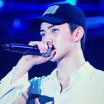 [EXO] 손에 <b>힘줄</b>과 얼굴 둘다 완벽하구연