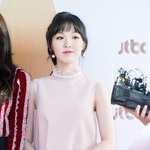 <b>웬디</b> 턱 이상해?