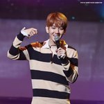 [백현] 스트라이프 <b>셔츠</b> 백현이 고화질
