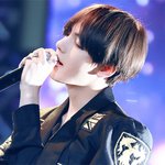 <b>옆선</b> 천재 같은 남돌