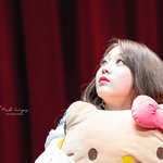 팅커벨 같은 <b>요정미</b> 넘치는 아이돌