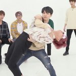 [방탄소년단] <b>아니</b> 이거 민윤기 어깬줄ㅋㅋㅋㅋㅋㅋㅋㅋㅋㅋㅋ
