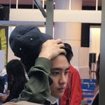 [EXO] <b>오늘자</b> 머리 넘기는 경수를 다시보자