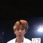 [백현] 오늘 <b>팬미</b> 백현이 바나나 오물오물