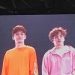 [EXO] 누가 더 귀여운지 <b>대결</b>하는거면