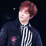 [EXO] 내 다리털 조카 샤프심 <b>박아</b>놓은것같네