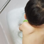 베이비버블배스로 즐거운 <b>목욕</b>