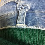( 사진추가함 )딥그린색티랑 <b>연청</b> 바지 입었는데 망ㅎ이 이상함 ...