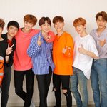 [시우민] 엑소엘 제팬 <b>메세지</b> 보드에 멤버들과 시우민
