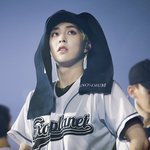 [시우민] 시우민 이사진 <b>오묘</b>해