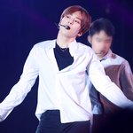[시우민] 시우민 "<b>오빠품</b>에 안겨>.<"
