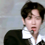 [EXO] <b>현</b>이 움짤 벌써 ㄷㄷ