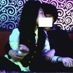 노래방에서 남자 무릎 <b>위에</b> 앉는 여자애 어때?