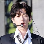 [백현] 백현이 흑발 중독때랑 비슷하면서