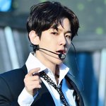 [백현] 백현이 <b>콧대</b> 무슨 일?