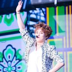 [시우민] 팬들한테 <b>상큼</b>하게 인사하는 시우민