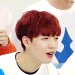 [프로듀스] 오늘은 체대날 너가 달리기잘해서 계주 서서 <b>바톤</b> 기다리고있는데