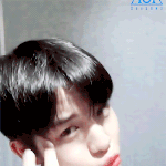 <b>머리</b>이거 왜그러는거임?