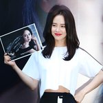 송지효 행사장에서 얼굴로 다 발라버림ㅎㄷㄷㄷㄷ