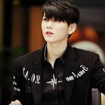 <b>민기</b> 흑발vs금발