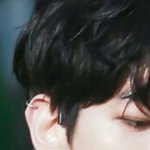 [EXO] 야 백현이 귓바퀴 <b>피어싱</b> 나만 몰랏냐?