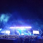 [EXO] <b>연기</b>랑 꽃가루랑 조명이랑 밤<b>때</b>매 우주같았어