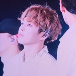 [시우민] 시우민 팬들 쳐다보는 눈빛이 너무 <b>아련</b>해