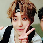 [EXO] 민석이 밑에 사진 <b>좌우</b>반전한거