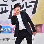 <b>바탕</b>화면 직행하고픈 지창욱 짤