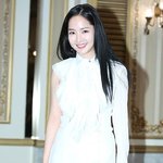 흑발하고 오랜만에 나타나씀(<b>feat</b>.박민영)