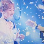 [시우민] 시우민 오늘 선배님이랑 <b>포옹</b>해찌ㅋㅋ