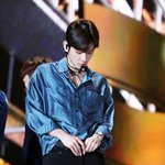 [백현] <b>백현님</b> 어깨 무슨일이신지?....?
