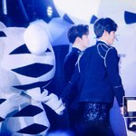 [EXO] 변배켠 <b>수</b>호랑이랑 손잡은거 개기여<b>워</b>ㅠㅠ
