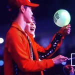 [시우민] 후배그룹 응원<b>풍선</b> 보고 꺄르르 거리는 시우민 ㅇㅇ