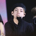 [방탄소년단] 태형이 <b>베레모</b> 두가지느낌이네..