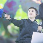 [EXO] 얘들아 <b>경수</b> 머리 얼마나 길은거냐면