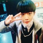[프듀2] 한 프로듀스 연습생의 단정한 교복 모먼트.jpg