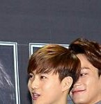 [EXO] <b>이사진</b> 존웃 김준면..잡아먹겠어..