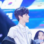 [백현] 백현이 <b>옆선</b>